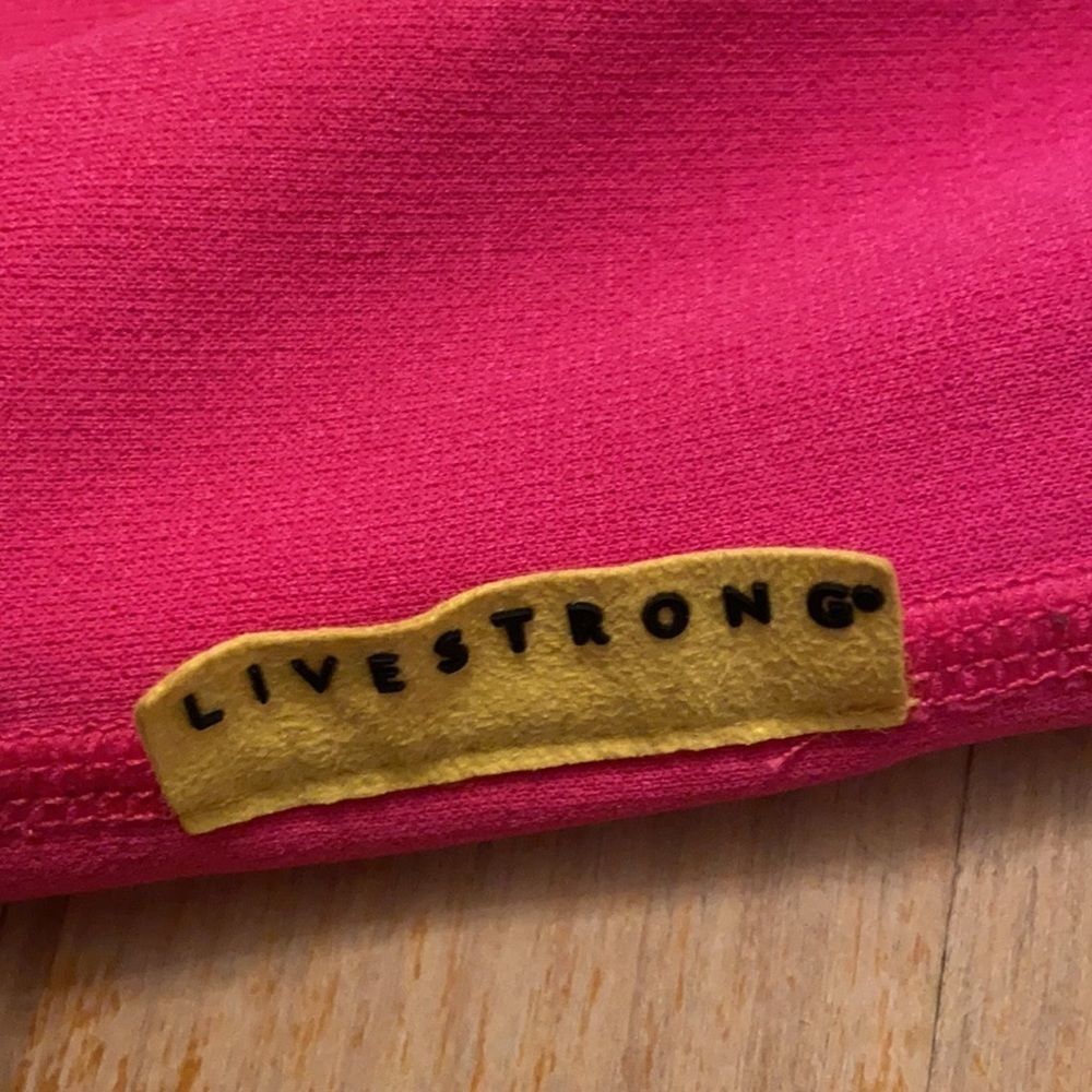 NIKE Livestrong Therma-Fit Be Invincible Pink Hoodie - Picture 5 of 12